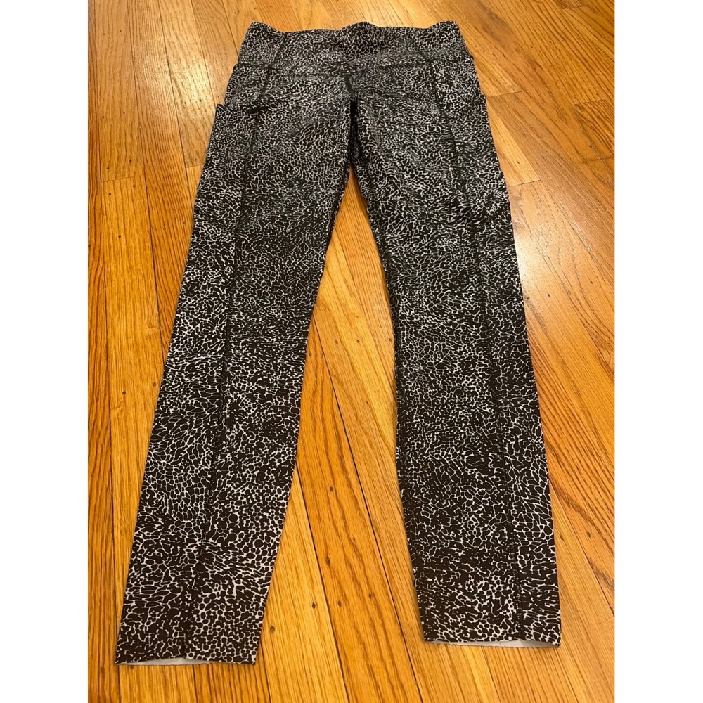 Lululemon Fast and Free High-Rise Crop Leggings Black White Pebble Print 23"